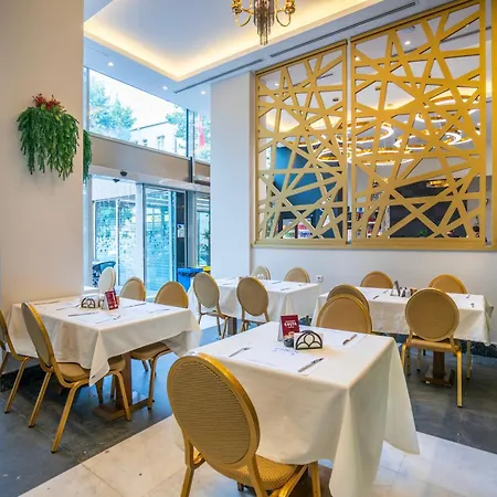 מלון The Gate Kadikoey Downtown 3*