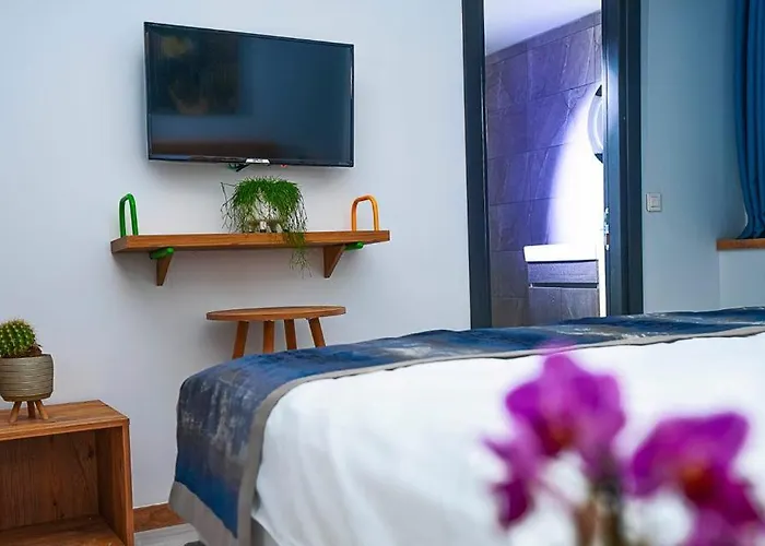 The Gate Kadikoey Downtown 3*