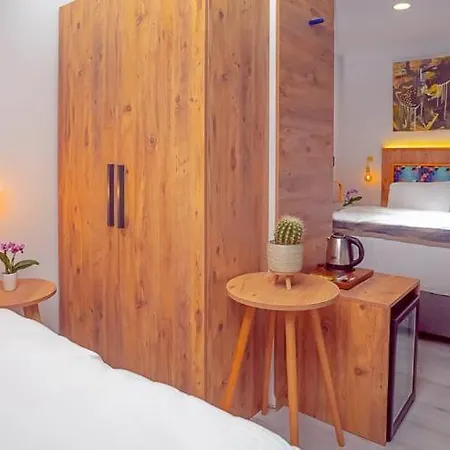 Ξενοδοχείο The Gate Kadikoey Downtown 3*